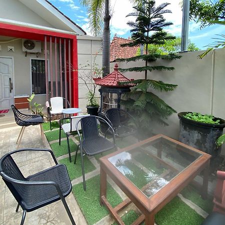 Reddoorz Near Pantai Idola Banyutowo Hotel D'Llala Pati Buitenkant foto